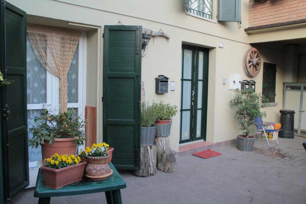 Le Ruote Bed & Breakfast Vezzano sul Crostolo Exterior photo